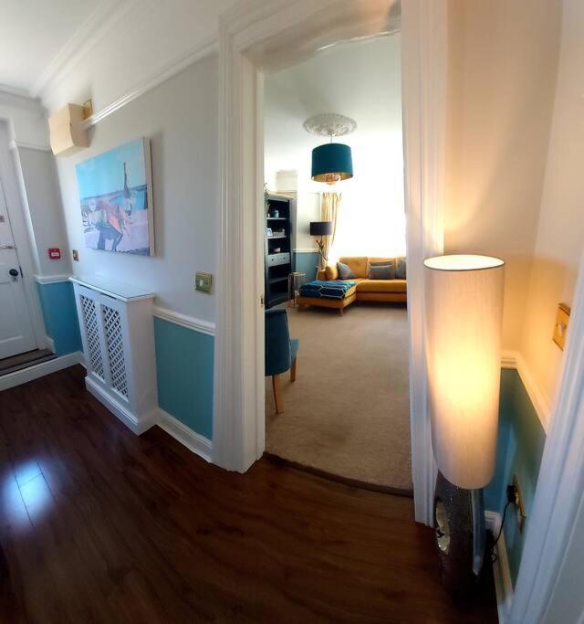 Beautifully Appointed, Period Seaside Apartment โฟล์กสตัน ภายนอก รูปภาพ