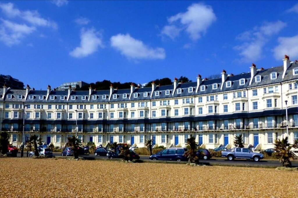 Beautifully Appointed, Period Seaside Apartment โฟล์กสตัน ภายนอก รูปภาพ