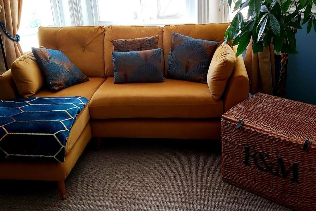 Beautifully Appointed, Period Seaside Apartment โฟล์กสตัน ภายนอก รูปภาพ