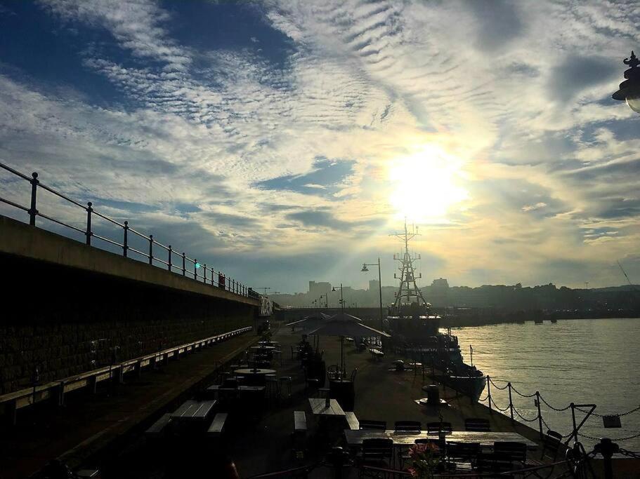 Beautifully Appointed, Period Seaside Apartment โฟล์กสตัน ภายนอก รูปภาพ