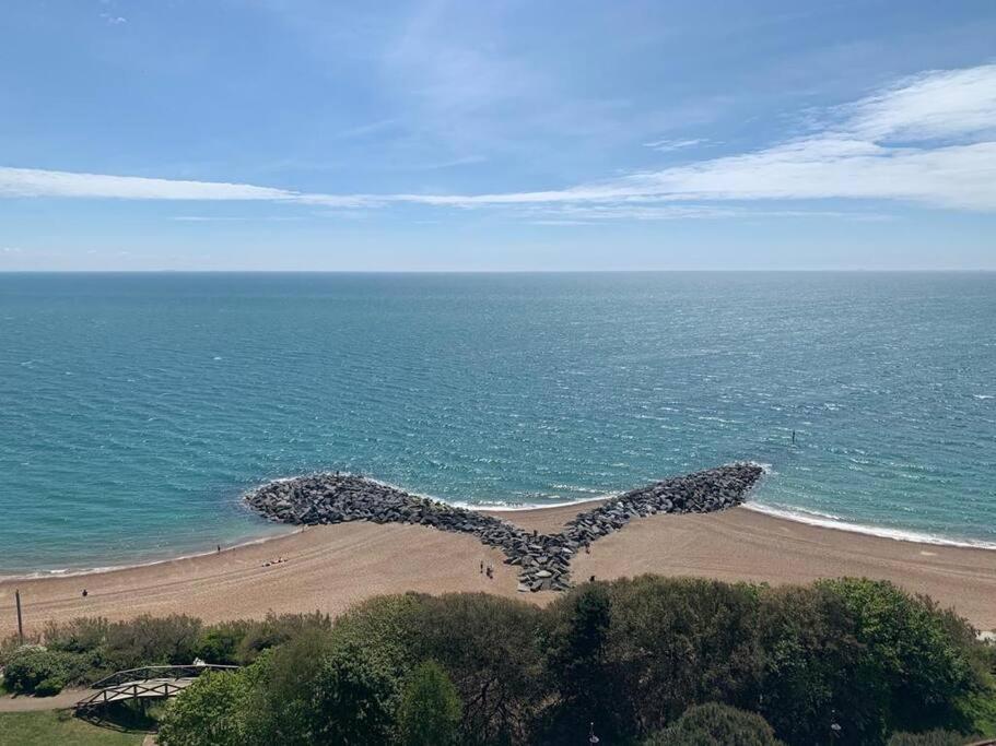 Beautifully Appointed, Period Seaside Apartment โฟล์กสตัน ภายนอก รูปภาพ