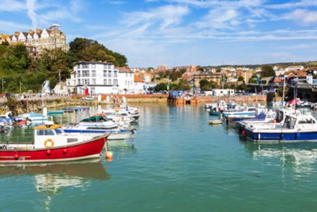 Beautifully Appointed, Period Seaside Apartment โฟล์กสตัน ภายนอก รูปภาพ